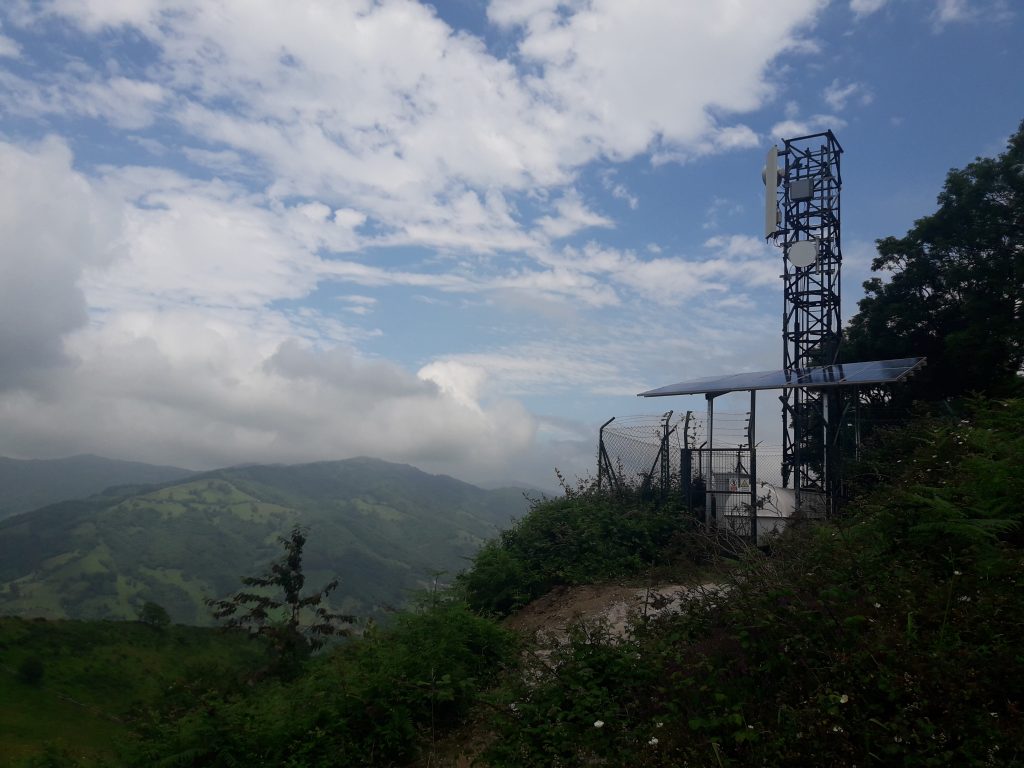 sistema híbrido distribuido